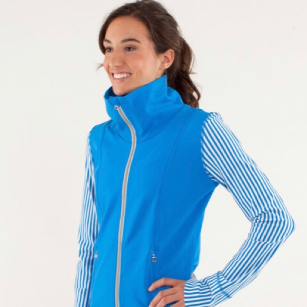 (SOLD) Lululemon Daily Yoga Jacket Size 6